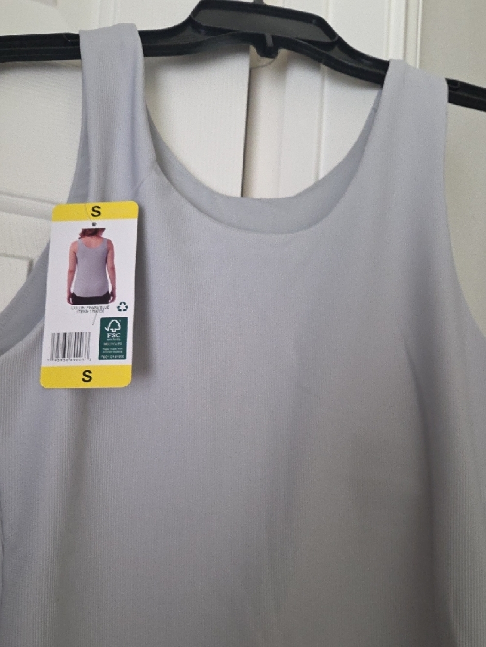 32 Degrees Ladies Tank With Built In Bra - Picture 3 of 5